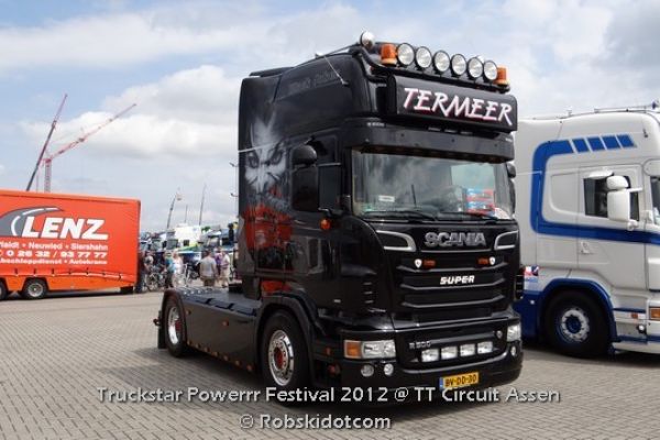 truckstar-2012-show-trucks-0618C213C44-45F6-81BC-0C38-7002182EA92E.jpg